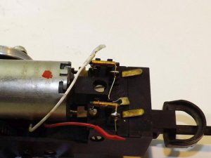 11.K800_Stromabnehmer abklemmen